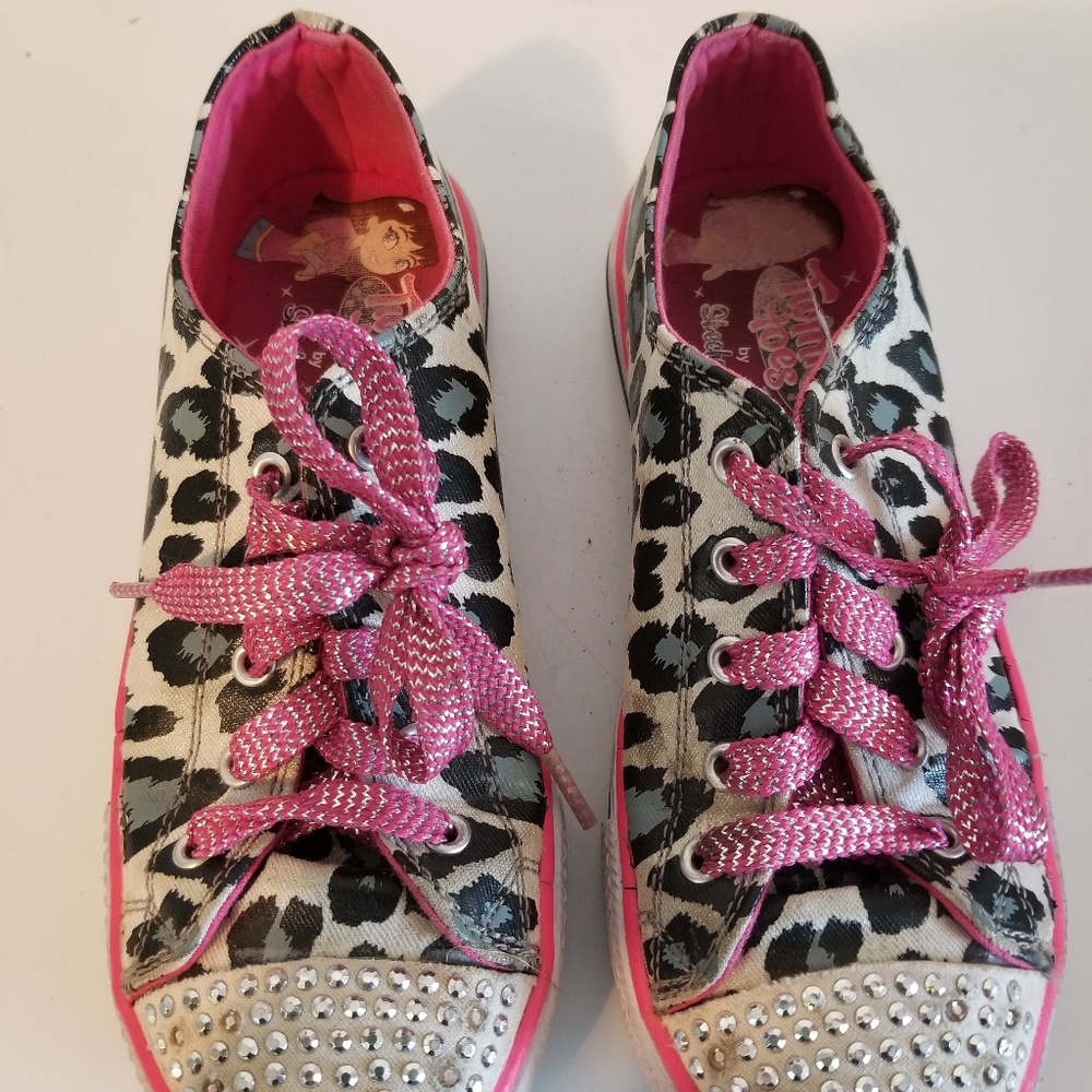 Sketchers twinkle toe shoes